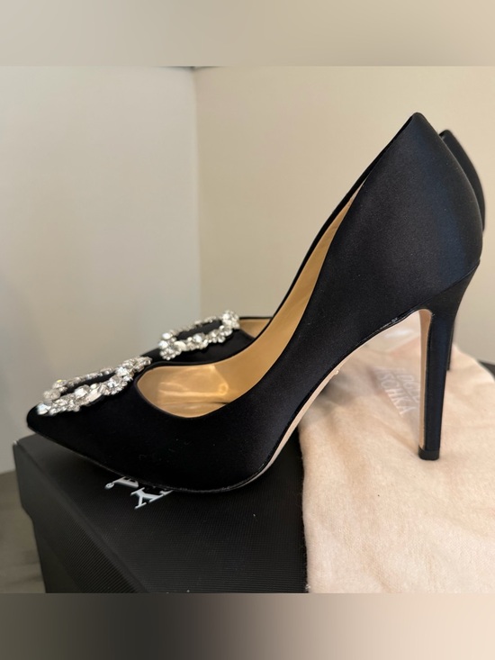 Badgley Mischka Cher Stiletto Pointy Toe Pump Black Satin Crystal Brooch 5.5 - Picture 4 of 8